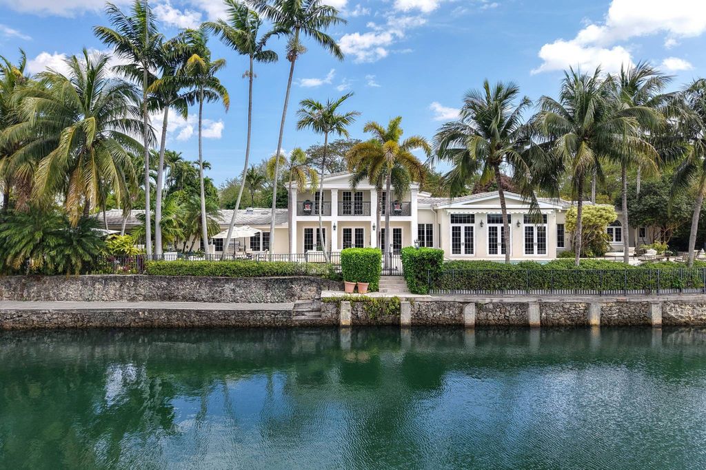 Элитный дом 798 м2 в продажа Coral Gables, Флорида