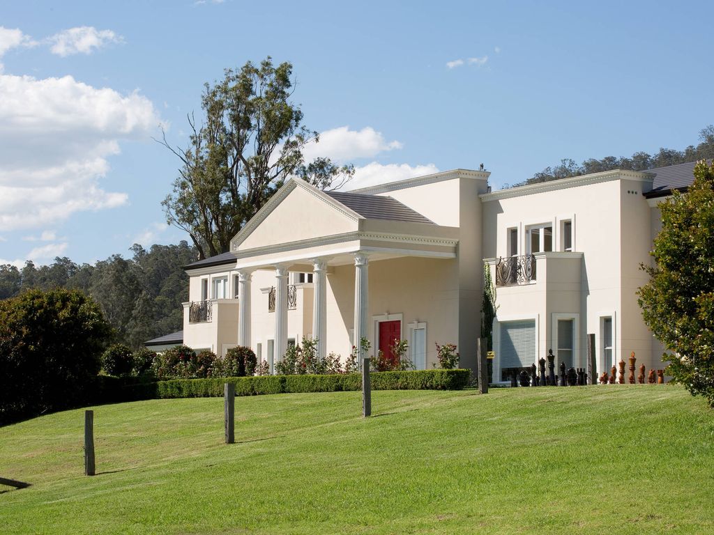 5 room exclusive farmhouse for sale in Canungra, Australia 51159385