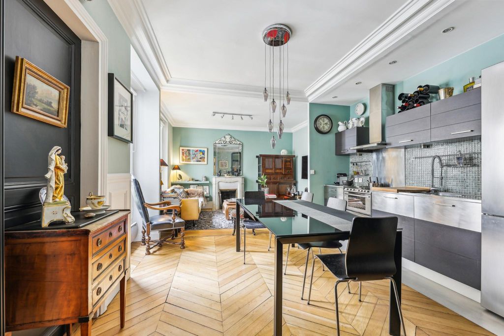 3 room luxury Apartment for sale in Montmartre, Abbesses, Grandes