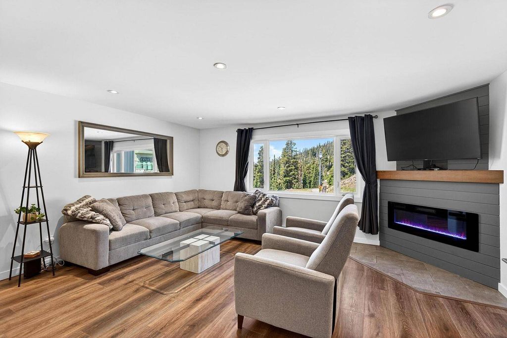 Престижная квартрира в продажа Big White Ski, Канада