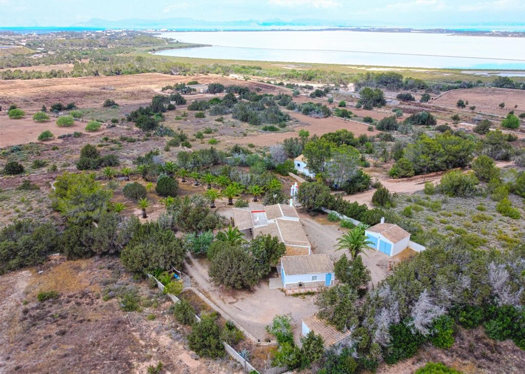 Luxury 4 room Detached House for sale in Formentera, Spain 128960619