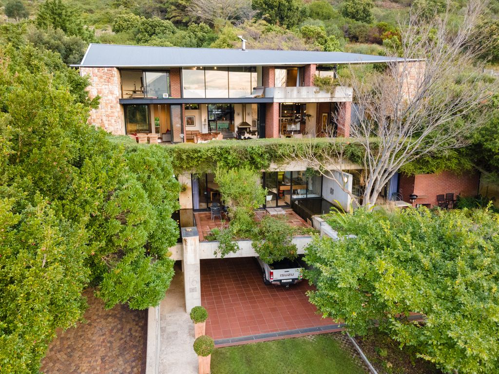 Luxury 6 bedroom Detached House for sale in Hout Bay, Western Cape ...