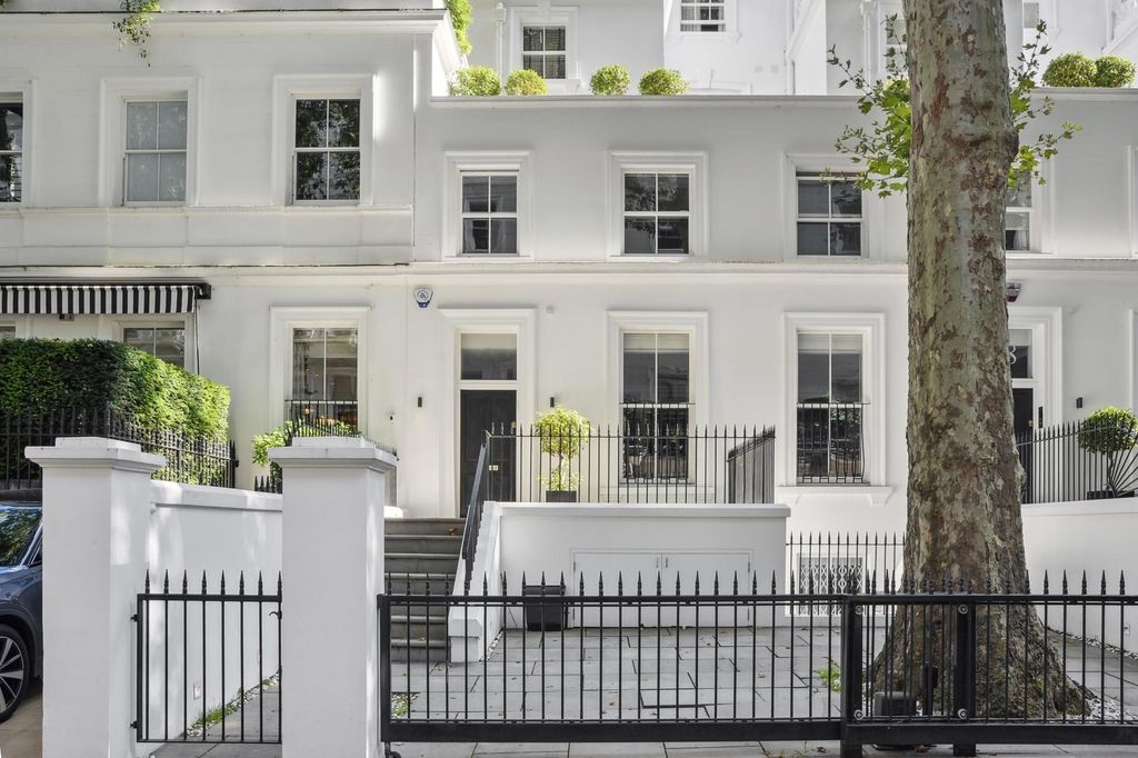 3 bedroom luxury House for sale in London, England 129069482