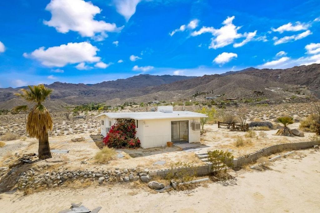 Luxury 1 bedroom Detached House for sale in Palm Desert, United States
