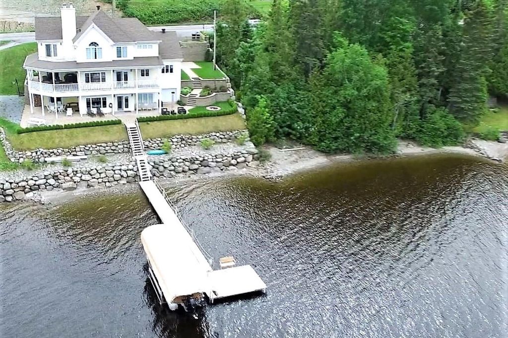 Luxury 4 bedroom Detached House for sale in Pohénégamook, Canada