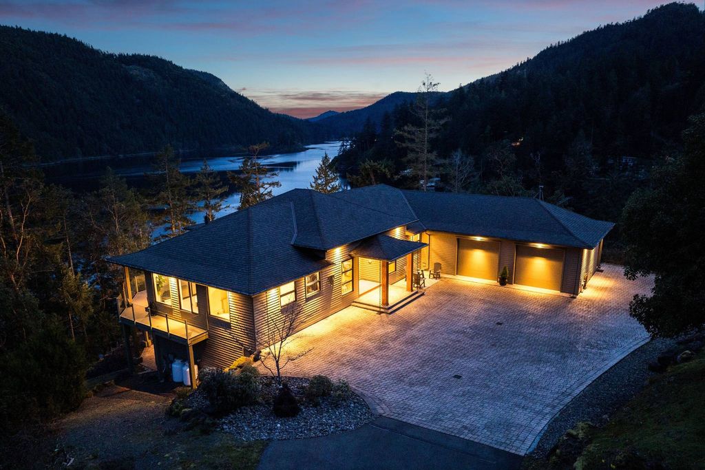 Luxury 5 bedroom Detached House for sale in Malahat, British Columbia - 132389243 - LuxuryEstate.com