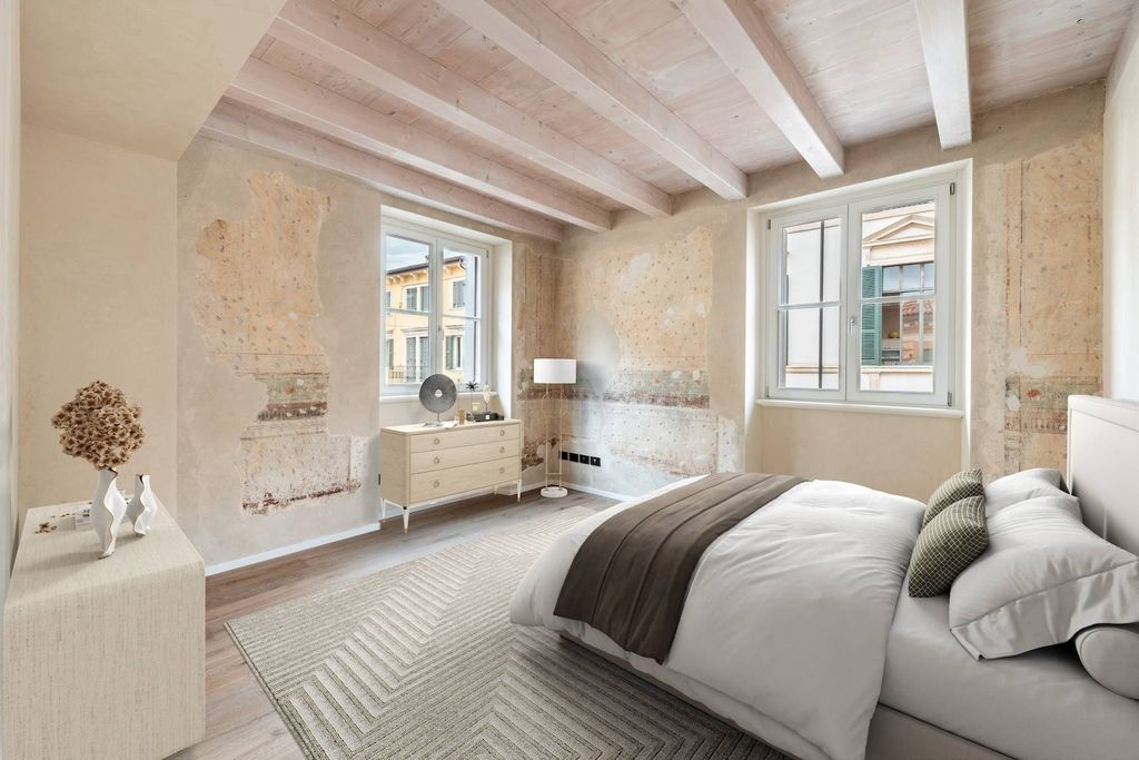 8 room luxury Apartment for sale in Verona, Italy