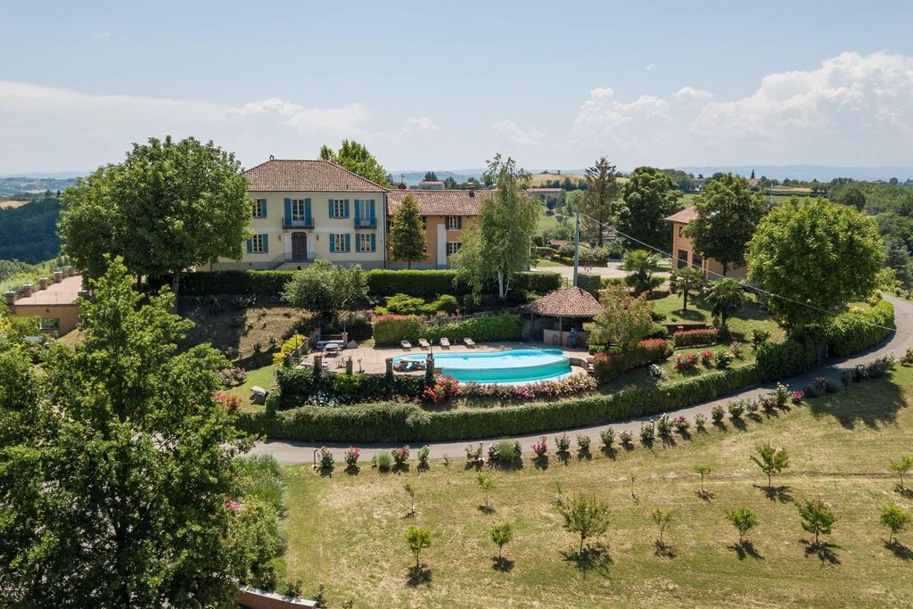 Villa di 1700 mq in vendita Asti, Italia
