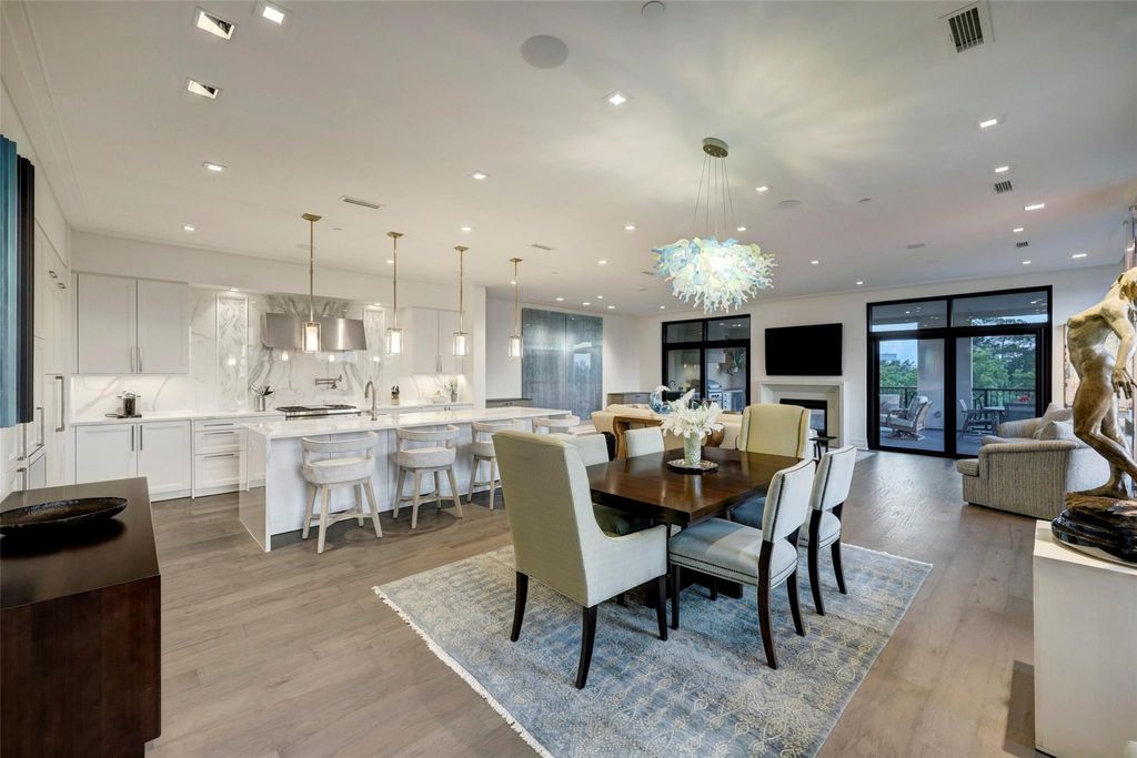 11 room luxury Flat for sale in Houston, Texas