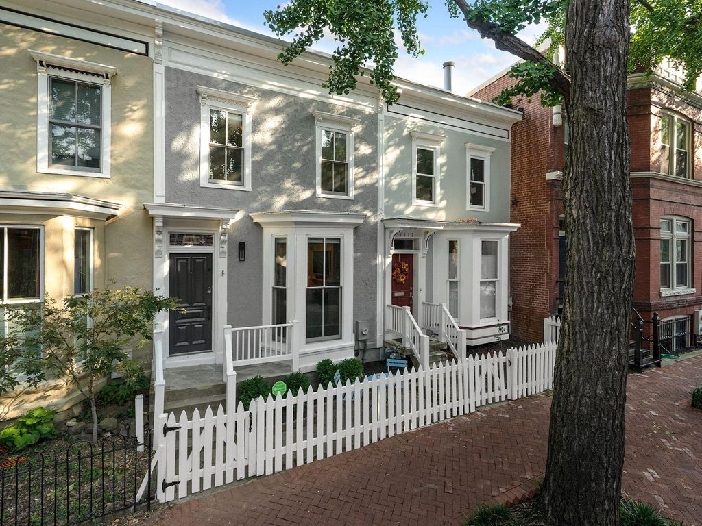 Luxury House for sale in 1419 Swann St Nw, Washington City, District of Columbia