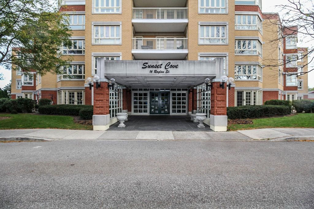 Luxury apartment complex for sale in Collingwood, Canada 129134475