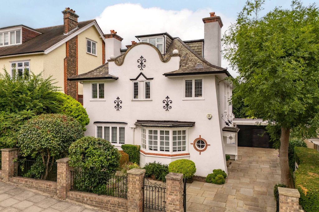 Luxury 5 bedroom Detached House for sale in London, England - 132366316 - LuxuryEstate.com