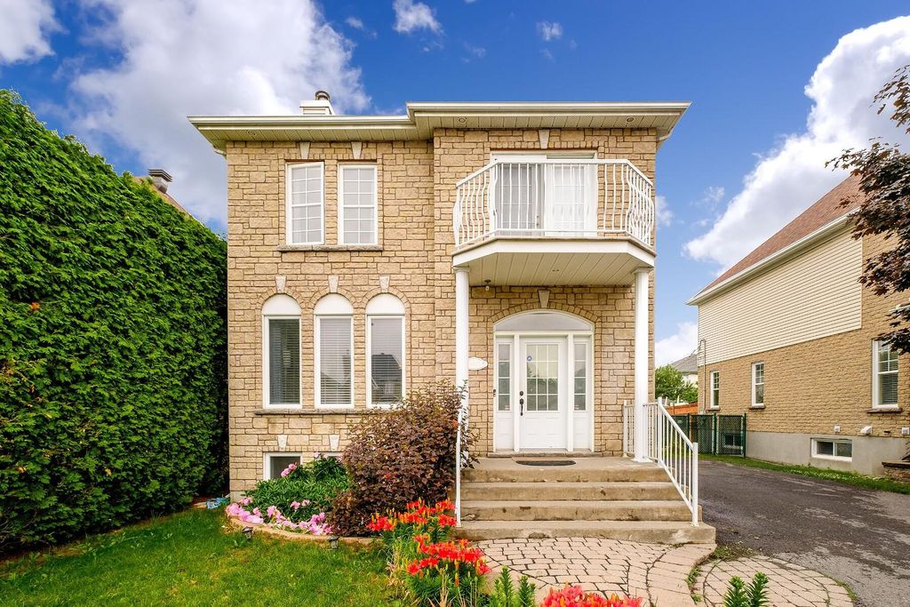 Luxury 4 bedroom Detached House for sale in Brossard, Canada