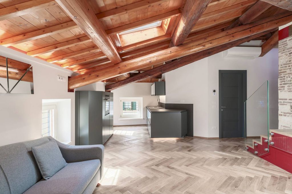 5 room luxury Apartment for sale in Verona, Italy
