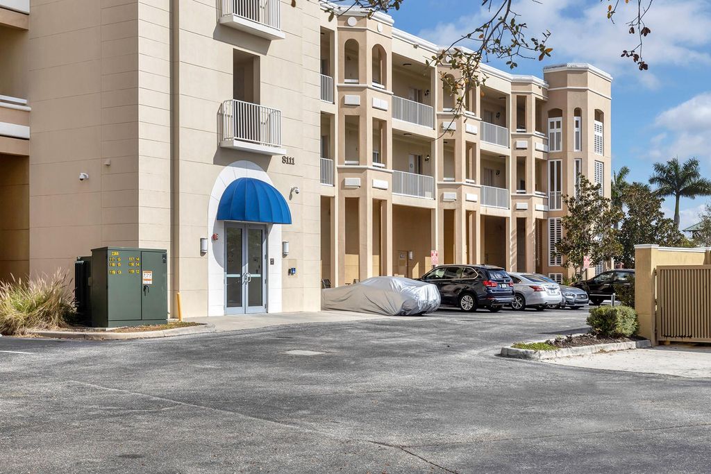 Luxury apartment complex for sale in Lakewood Ranch, United States