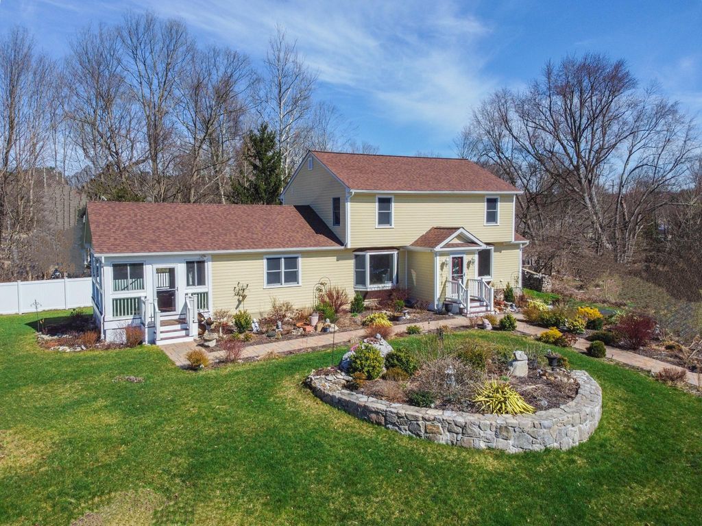 3 bedroom luxury Detached House for sale in Brookfield, Connecticut