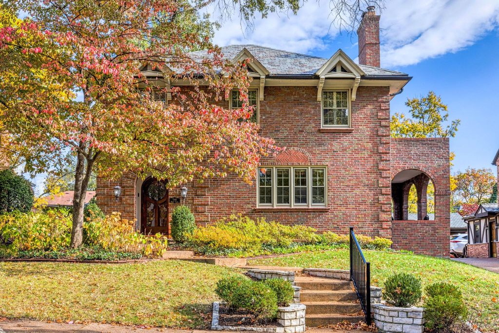 Luxury 3 bedroom Detached House for sale in University City, Missouri