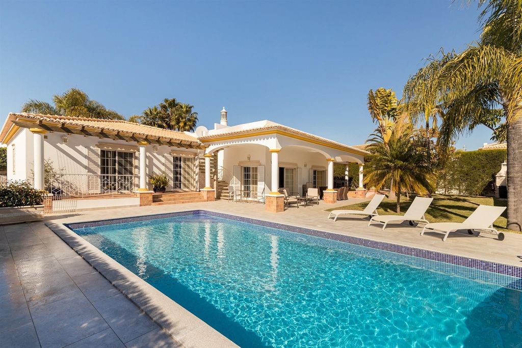 Luxury 4 bedroom Detached House for sale in Albufeira e Olhos de Água