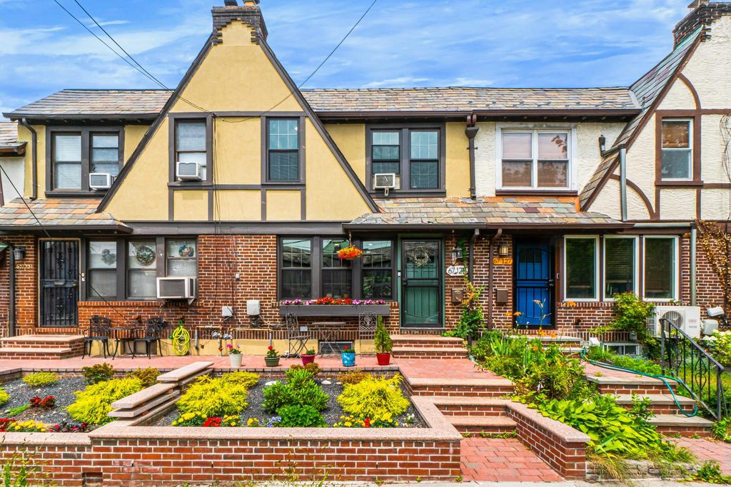 Maison de ville de luxe en vente Queens, Fresh Meadows, État de New