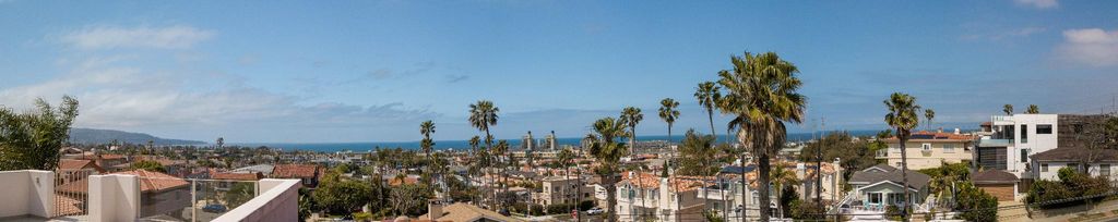 Luxury Townhouse for sale in Redondo Beach, United States