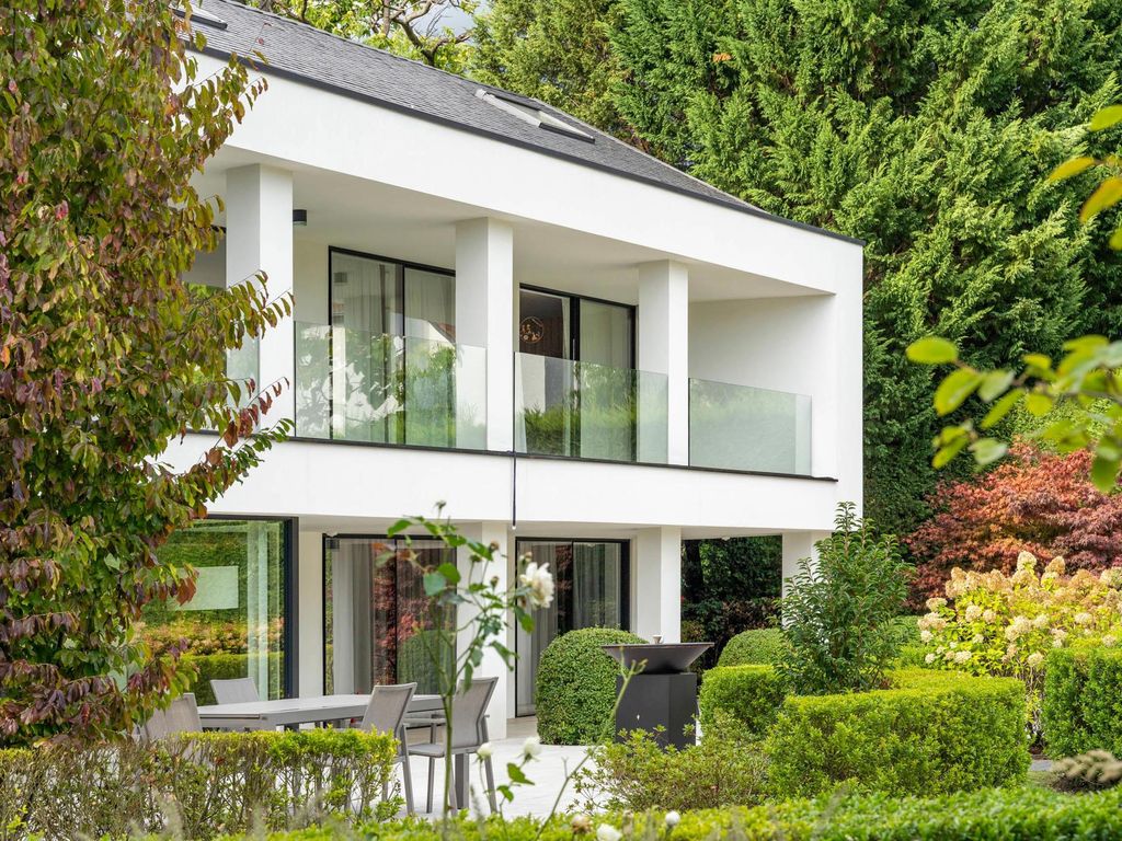 Luxury 5 bedroom Detached House for sale in Sint-Genesius-Rode, Belgium ...