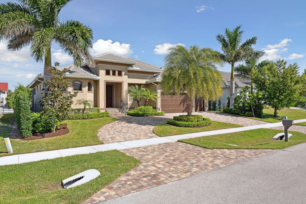 3 bedroom luxury Detached House for sale in Marco Island, Florida