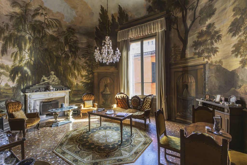 10 room luxury Apartment for sale in Bologna, Italy