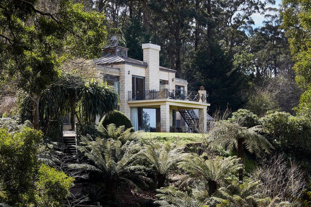 Luxury Detached House for sale in Mount Macedon, Victoria 128203792