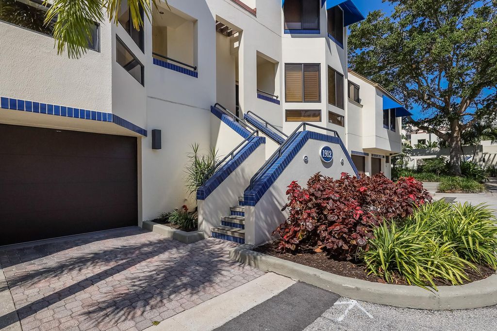 Luxury Townhouse for sale in Longboat Key, Florida
