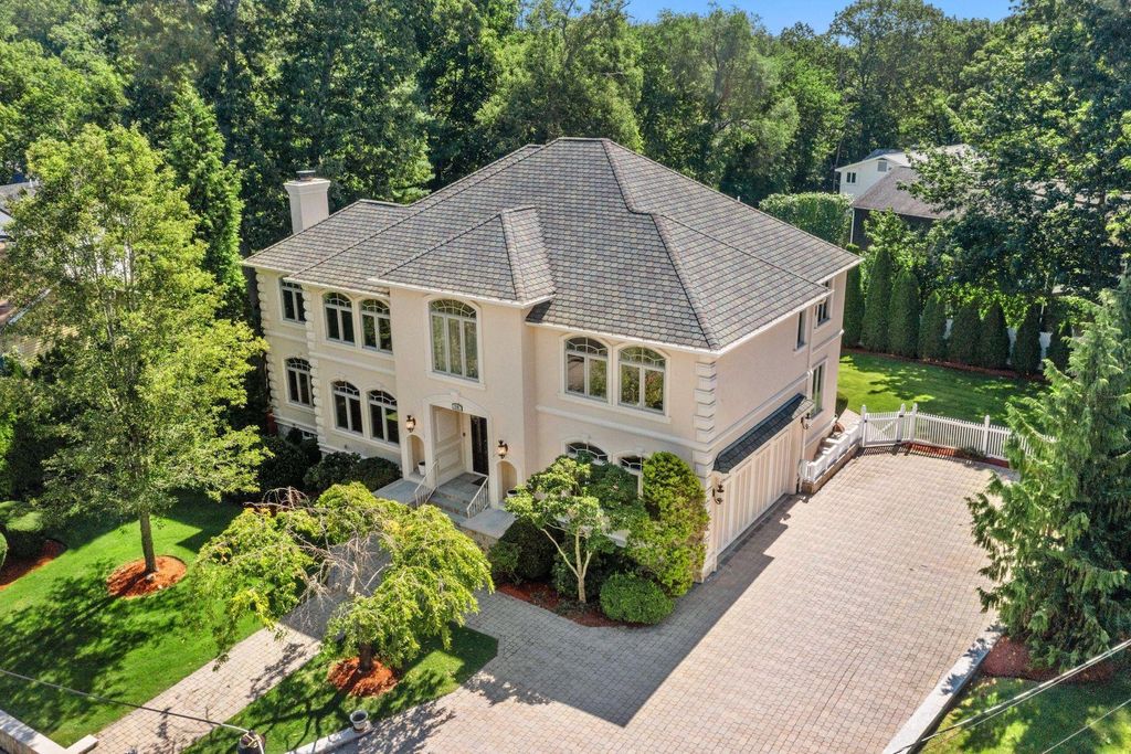 Luxury Detached House for sale in Newton, Massachusetts