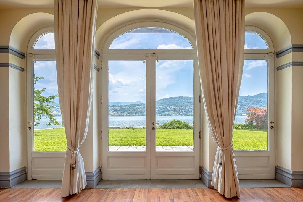 Villa di 900 mq in vendita Annone di Brianza, Italia