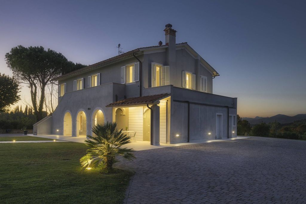 Casa Indipendente in vendita Crespina, Italia