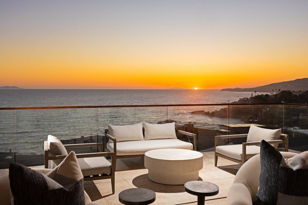 Luxury 3 bedroom Detached House for sale in Laguna Beach, United States - 132761411 - LuxuryEstate.com