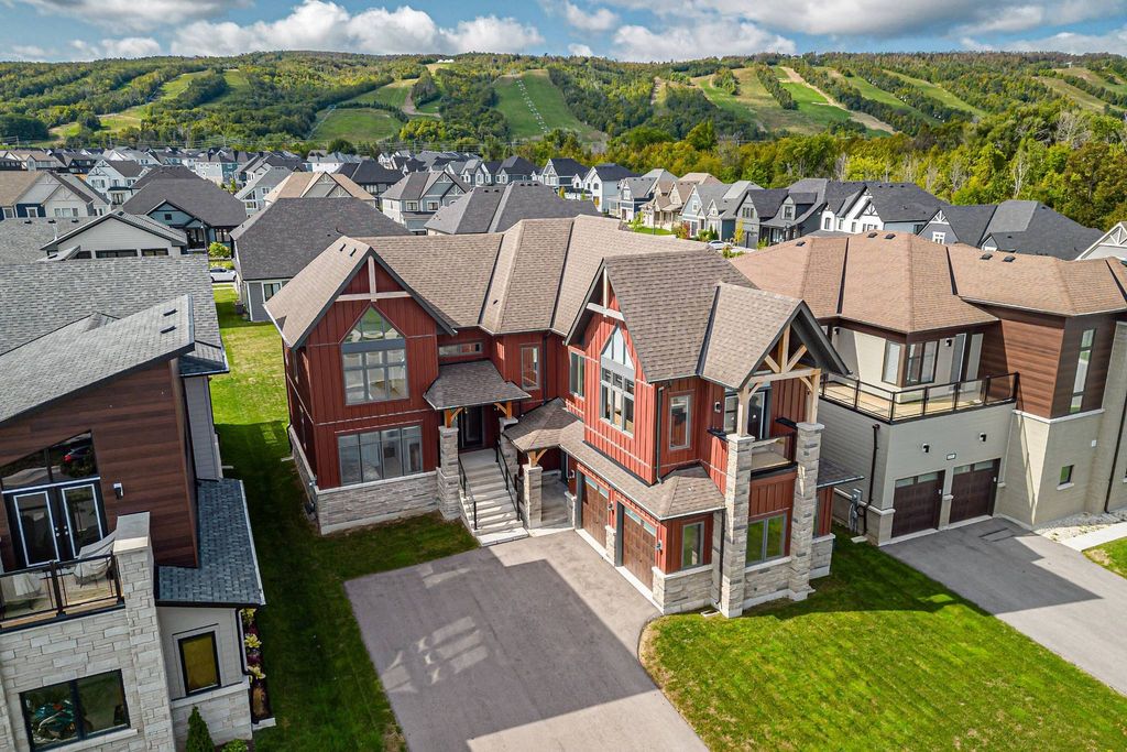 Престижный Особняк 323 м2 в продажа The Blue Mountains, Ontario