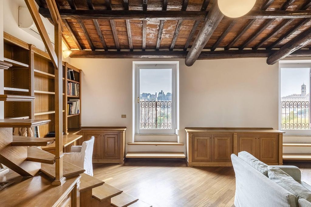 Prestigioso appartamento di 150 m² in affitto Roma, Italia