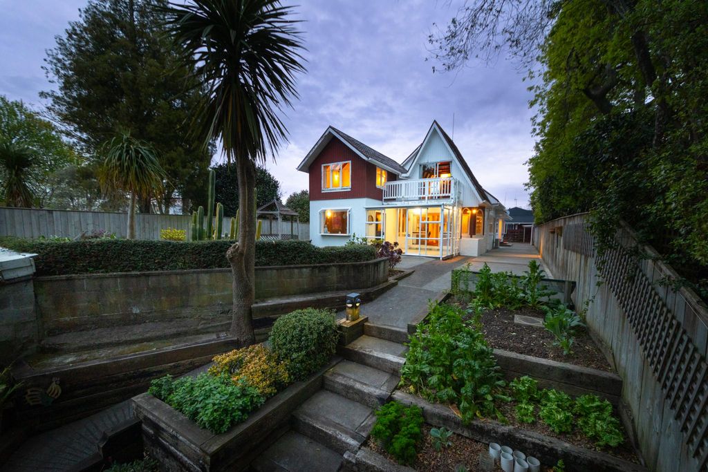 Luxuriöses Einfamilienhaus von 240 m2 zu verkaufen in Palmerston North