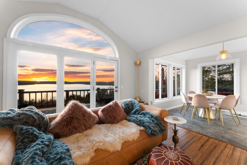 Luxuriöses Einfamilienhaus von 247 m2 zu verkaufen in Blue Eye