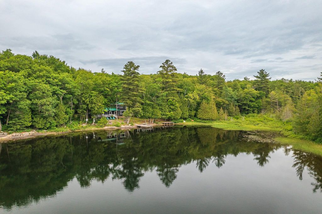 Prestigieuse maison de 114 m2 en vente Baysville, Ontario 128993631