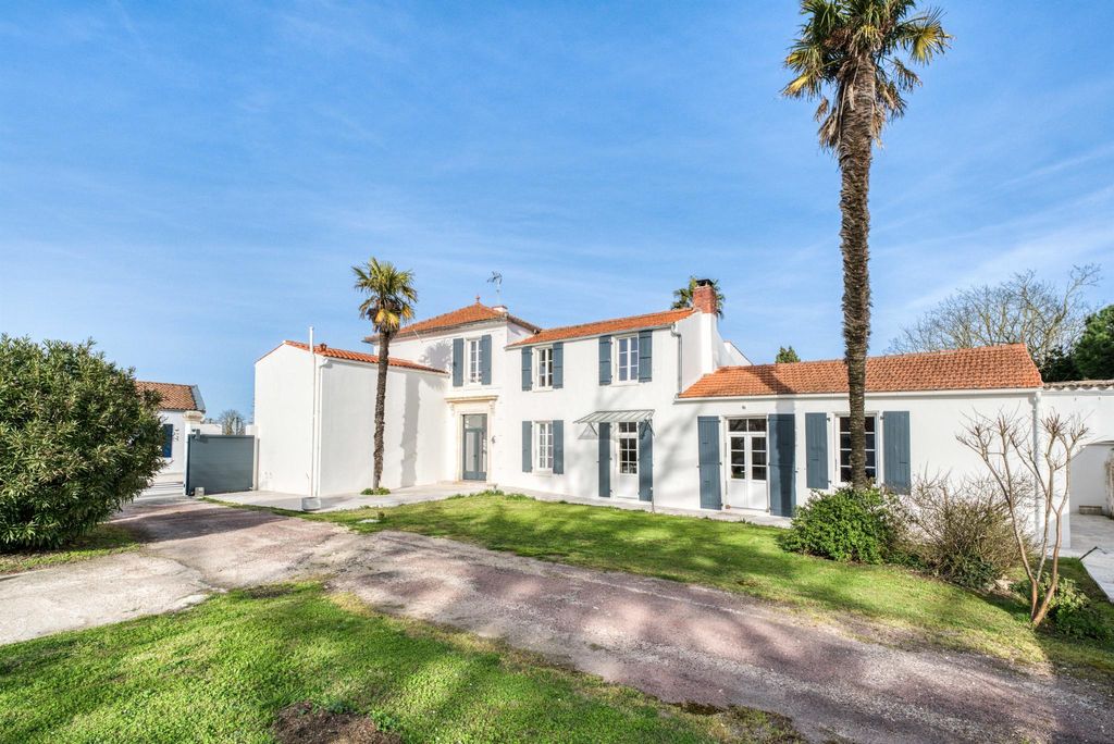 Luxuriöses Einfamilienhaus, 8 Zimmern, zu verkaufen in SaintPierred'Oléron, PoitouCharentes