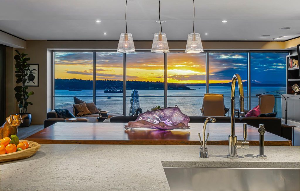 Luxury Flat for sale in Seattle, Washington