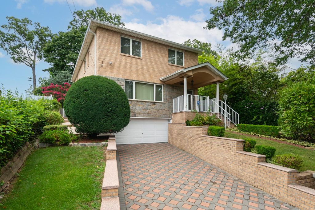 Casa Indipendente in vendita Jamaica Estates, Queens, New York