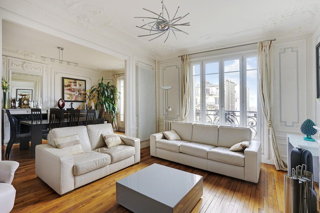 5 room luxury Flat for sale in Montmartre, Abbesses, Grandes-Carrières ...