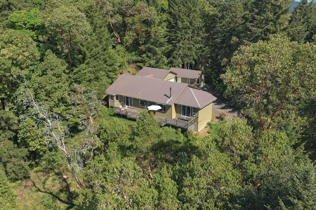 Особняк в продажа Salt Spring Island, British Columbia