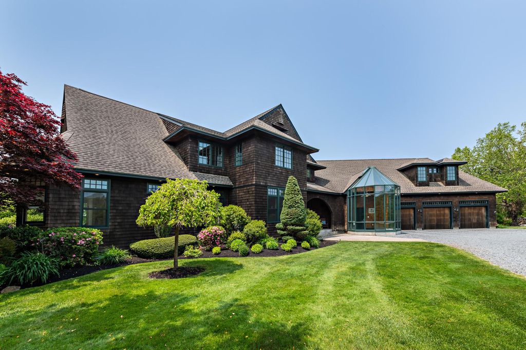 Luxury House for sale in Tiverton, Rhode Island