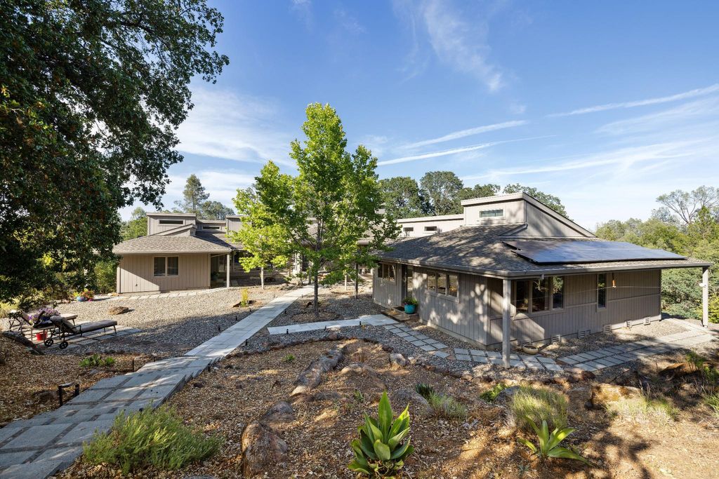 Luxuriöses Einfamilienhaus zu verkaufen in Pope Valley, Kalifornien