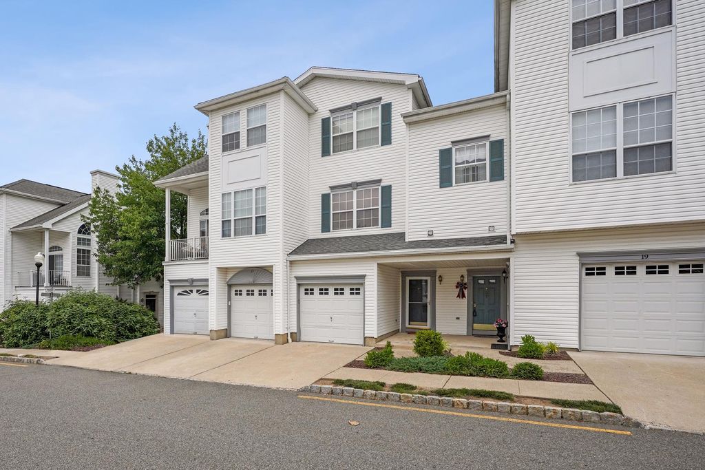 Luxury Townhouse for sale in Morris Plains, New Jersey 128983676