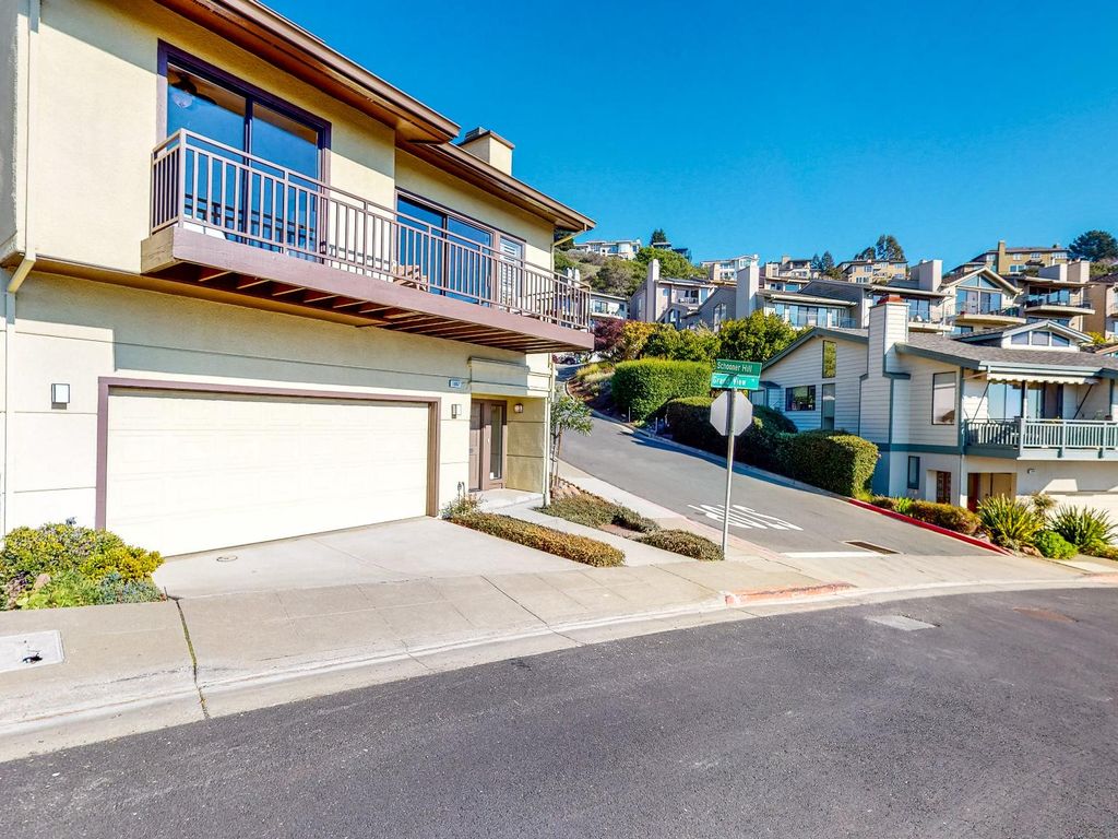 Luxury Townhouse for sale in 1867 Grand View Drive, Oakland, Alameda County, California