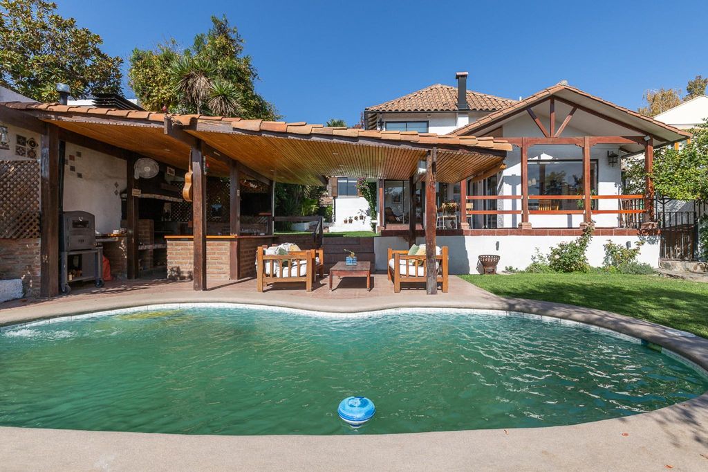 Luxury Detached House for sale in Santiago, Chile 128970219