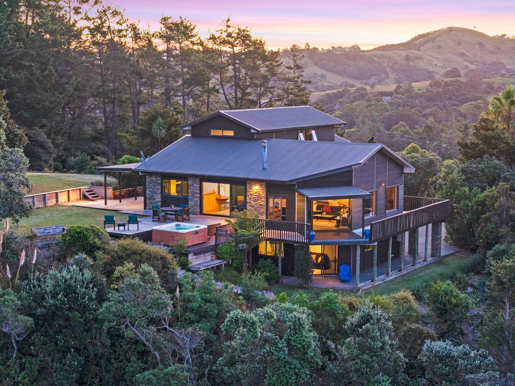 Luxury House for sale in Rodney Point, Auckland - 132502368 - LuxuryEstate.com