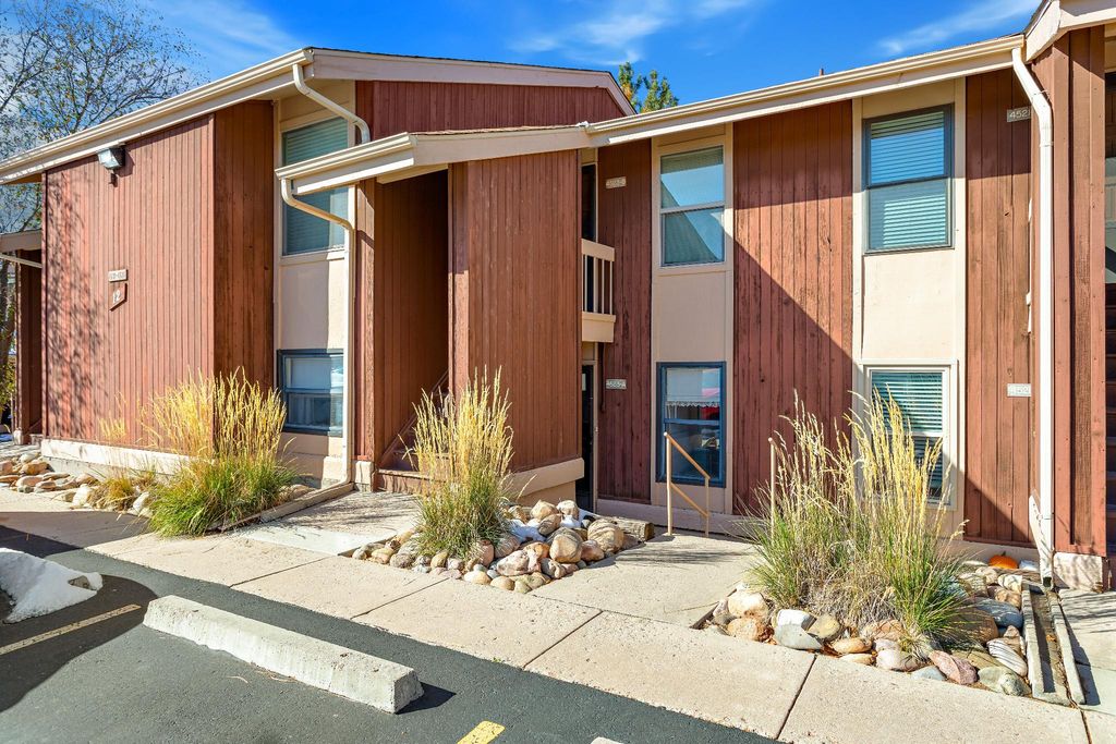 2 bedroom luxury Apartment for sale in Colorado Springs, Colorado